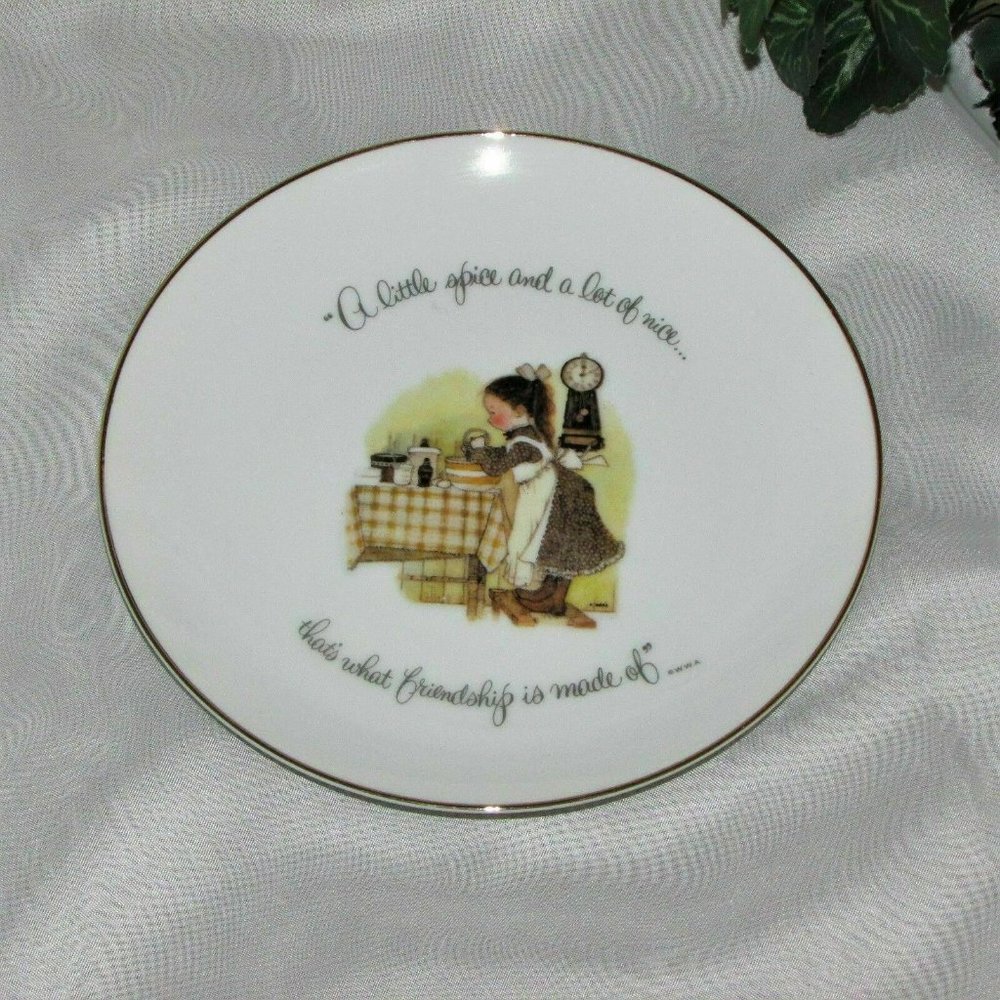 Holly Hobbie Friendship Collector Plate A Little Spice & A Lot of Nice Vintage